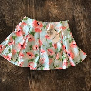 NWT Mini Voiz 4T Floral Blue & Pink Pleated Skirt